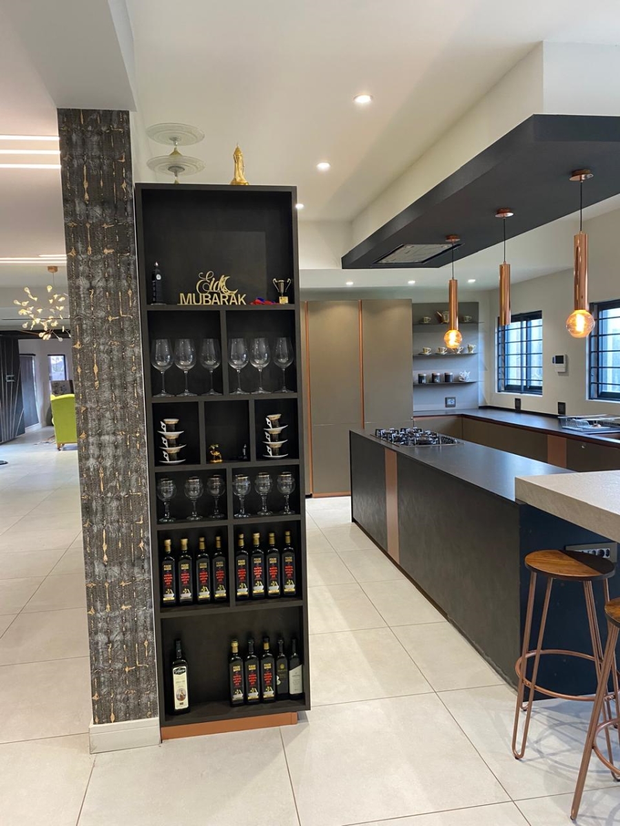 4 Bedroom Property for Sale in Rondebosch East Western Cape